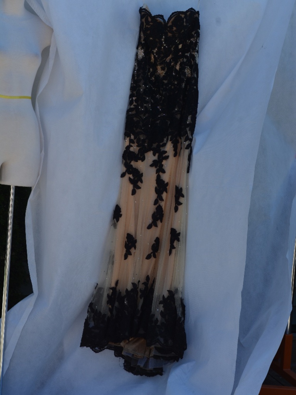 Nude & Black Lace& Beaded  Gown Size S Fabuluxe Couture - Picture 3 of 16